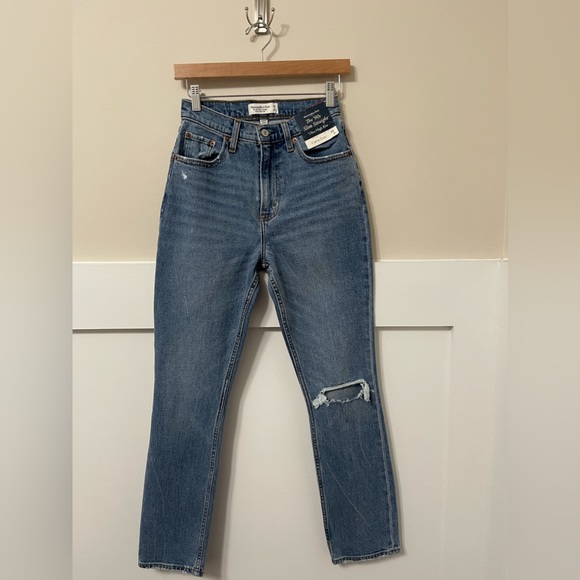 Abercrombie & Fitch Ultra High-Waist Open Cut Medium Wash Denim Jeans Size 26S - Picture 3 of 10